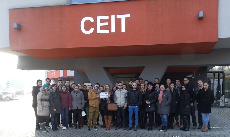Študenti z Materiálovotechnologickej fakulty STU sa zoznámili s prácou v spoločnostiach INA Kysuce a CEIT Žilina