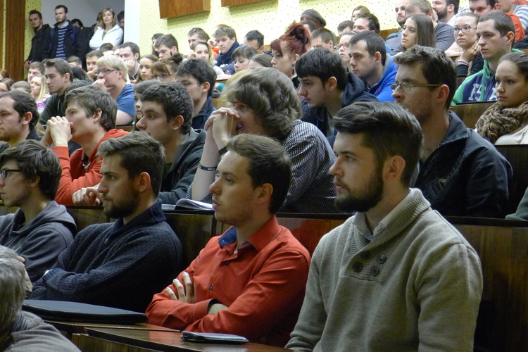 Záujem študentov o prednášky prevyšoval kapacitu posluchárne na Technickej univerzite vo Zvolene
